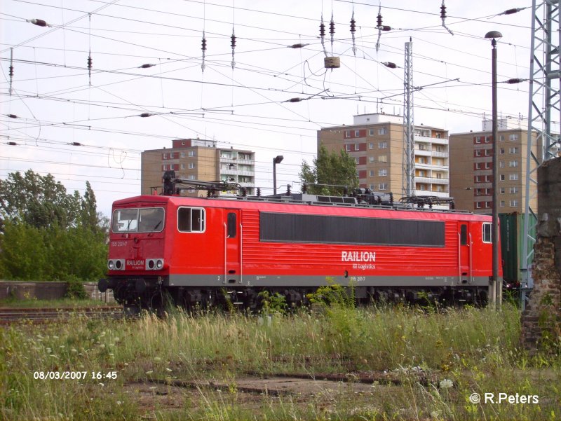 155 201-7 steht mit ein Containerzug in Eisenhttenstadt abgestellt. 03.08.07