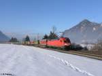 BR 182 182 015-8 zieht den SAE+ ARCESE bei Niederaudorf. 18.02.10