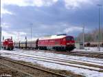 BR 233 233 588-3 verl�sst Marktredwitz mit einer Polen-Kohle nach Chep. 27.02.10