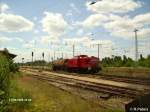 BR 298 298 308-8 beschleunigt in Eisenh�ttenstadt mit einem Kesselzug. 11.06.08
