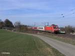 101 054-5 zieht den RE4015 nach Mnchen bei Fahlenbach. 24.03.11
