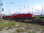 112 104-5 schiebt deb RE1 Magdeburg HBF in den Bahnhof Eisenhttenstadt. 21.04.10