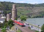 143 147-7 schiebt eine RB nach Koblenz durch Oberwesel.