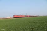 155 182-9 mit einem langen gemischten Güterzug bei Schkeuditz West in Richtung Halle/Saale. 29.03.14