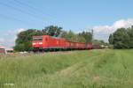 BR 185/430774/185-013-0-zieht-einen-gemischten-gueterzug 185 013-0 zieht einen gemischten Güterzug zwischen Nauheim und Groß-Gerau. 21.05.15