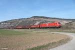 185 163-3 zieht ein gemischten Güterzug bei Thüngersheim. 16.03.17