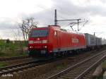 185 169-0 mit Containerzug in Schkeuditz. 03.05.10