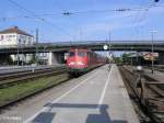 110 457-9 erreicht Regensburg HBF mit ein Radl-Zug.