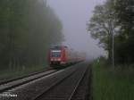 612 652-8 zieht bei Ludwigschorgast als RE3023/3003 nach Hof durch den Nebel.22.05.10