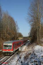 Nachschuss vom RE 59796 Schlerverstrkungszug und 928 402-7 in Reuth bei Erbendorf. 03.02.12