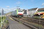 bls-cargo-deutschland-gmbh/428966/486-501-mit-einem-wechslpritschenzug-in 486 501 mit einem Wechslpritschenzug in Rüdesheim. 07.05.15