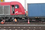 OHE Osthannoversche Eisenbahnen AG/510233/lok-und-wagen-in-einander-verkeilt Lok und Wagen in einander verkeilt