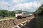 RailPool/355657/186-101-zieht-ein-wechselpritschenzug-durch 186 101 zieht ein Wechselpritschenzug durch Lorchhausen. 15.07.14