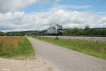 rtb-cargo-8/884651/193-999-zieht-mit-einem-leeren 193 999 zieht mit einem leeren Autotransportzug bei Pölling in Richtung Süden. 13.07.24