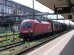1116 010-8 steht mit ein Gedeckten Gterzug in Regensburg HBF bereit. 09.05.09