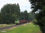 277 004 alias V1700.03 mit einem leeren Holzzug aus Wiesau nach Cheb kurz vor Pechbrunn. 30.07.16