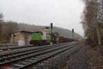 V1700.03 alias 277 004 steht mit einem leeren Holztransportzug in Arzberg abgestellt. 11.11.16