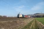 wiener-lokalbahn/547300/1216-950-zieht-ein-containerzug-bei 1216 950 zieht ein Containerzug bei Himmelstadt. 16.03.17