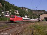 101 130-3 schiebt den IC 1818 Stuttgart-K�ln ,der aus ex ...