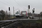 Metrans/527442/386-014-5-ueberquert-bei-tr353nice-die 386 014-5 überquert bei Tršnice die Eger (Ohre) mit einem Elbtal-Umleiter in Richtung Cheb. 11.11.16