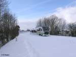 Vogtlandbahn VT25 rollt bei Sch�nfeld in Richtung Hof als VBG81910 von Schwandorf - Hof. 02.02.10