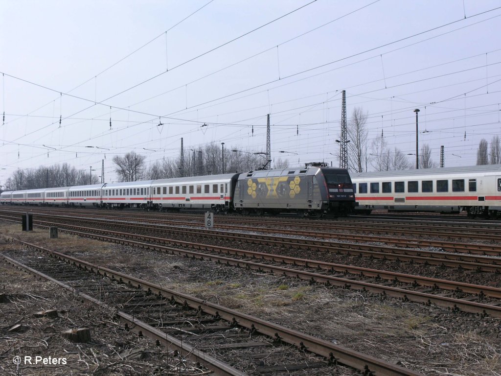 101 141-0 mit Unbekannten IC in Leipzig Schnefeld. 12.03.11
