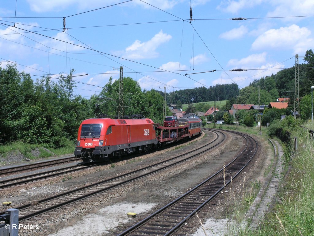 1016 024-0 zieht ein unbekannten Zug durch Hellwang-Elixhausen. 13.06.09