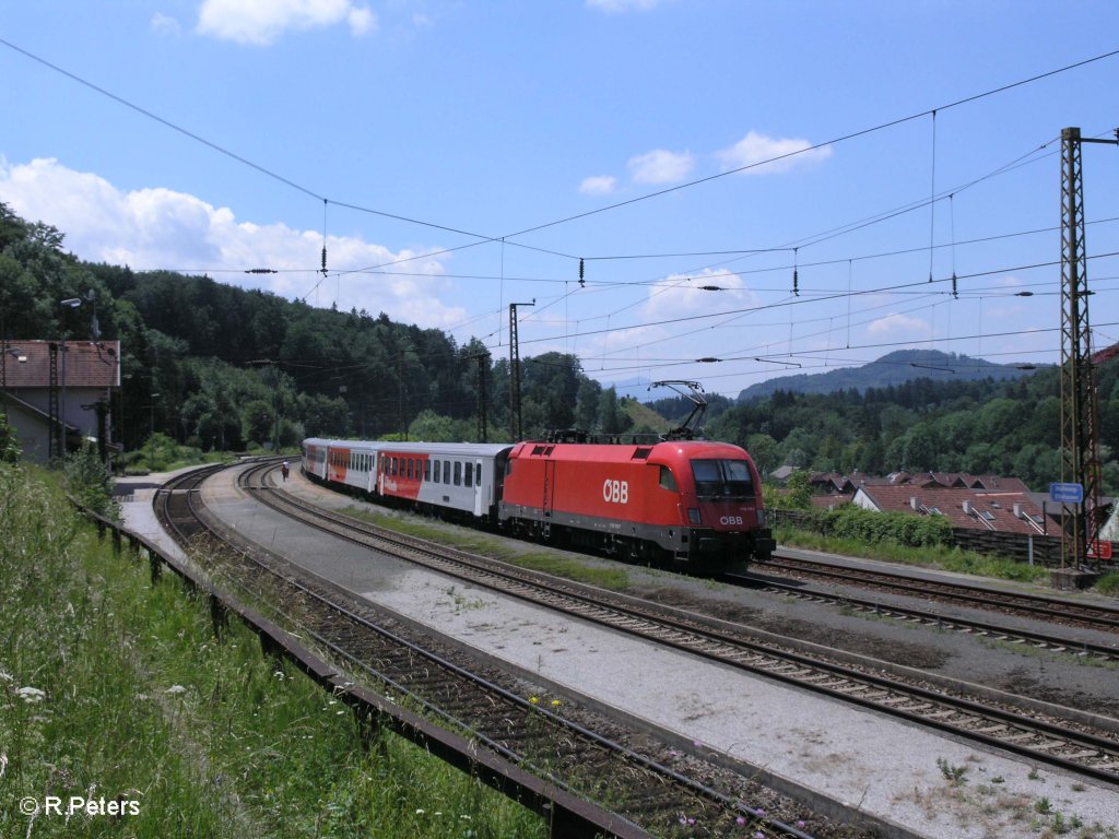 1116 119-7 hat Hellwang-Elixhausen mit der R3064 Salzburg HBF erreicht. 13.06.09
