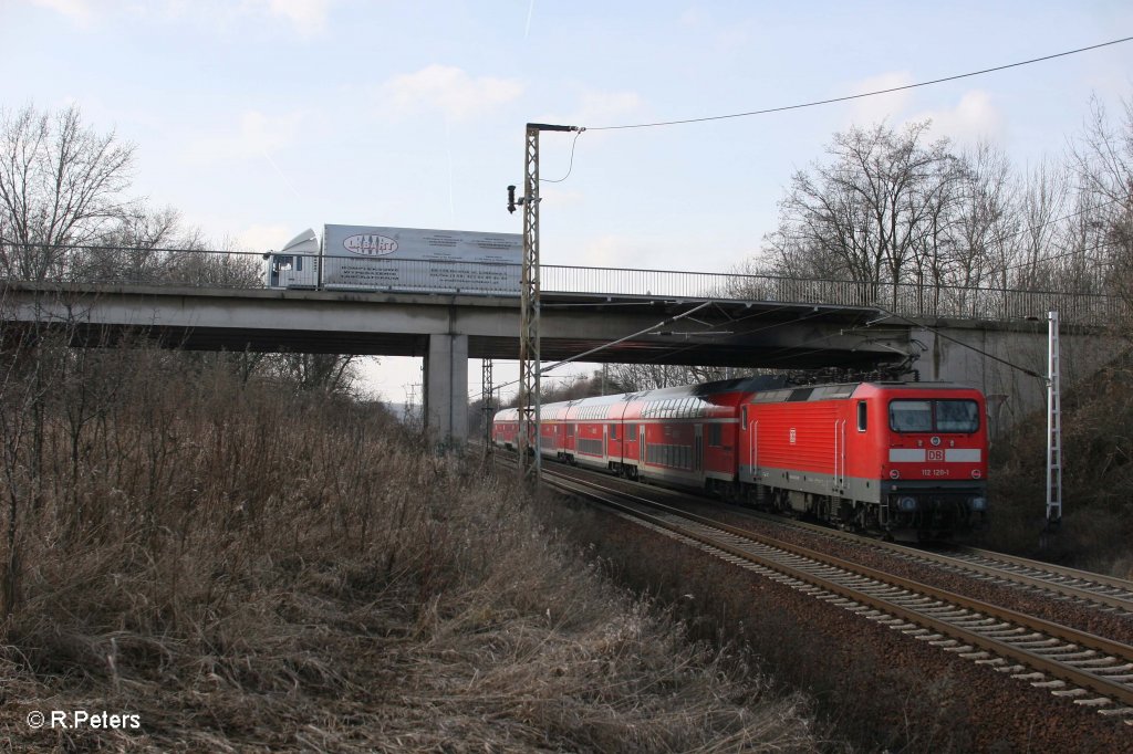 112 120-1 schiebt den RE1 RE18178 Eisenhttenstadt - Berlin Charlottenburg bei Frankfurt/Oder Nuhnen. 22.02.12