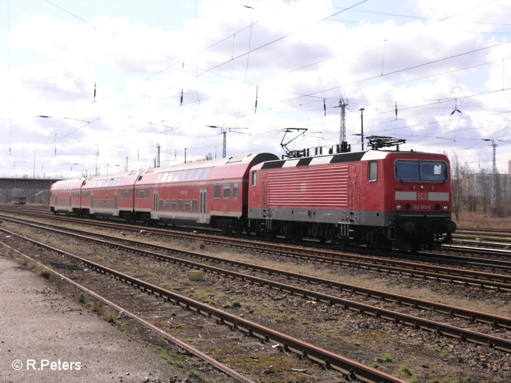 143 812-6 erreicht gleich den Bahnhof Eisenhttenstadt mit RB Frankfurt/Oder. 18.03.08