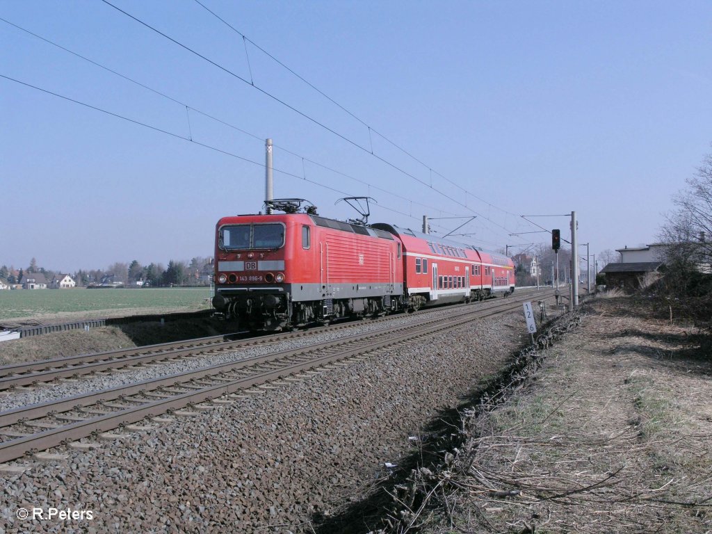 143 896-9 zieht bei Miltitz die RB26417 Leipzig - Weienfels. 29.03.11