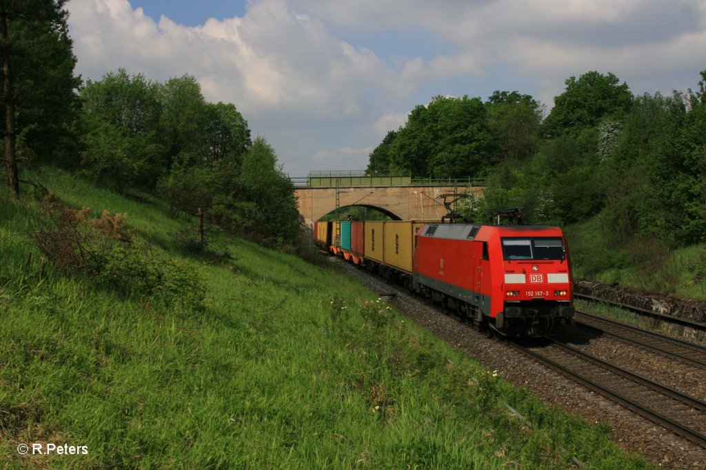 152 1673 mit Containerzug bei Postbauer-Heng. 13.05.11