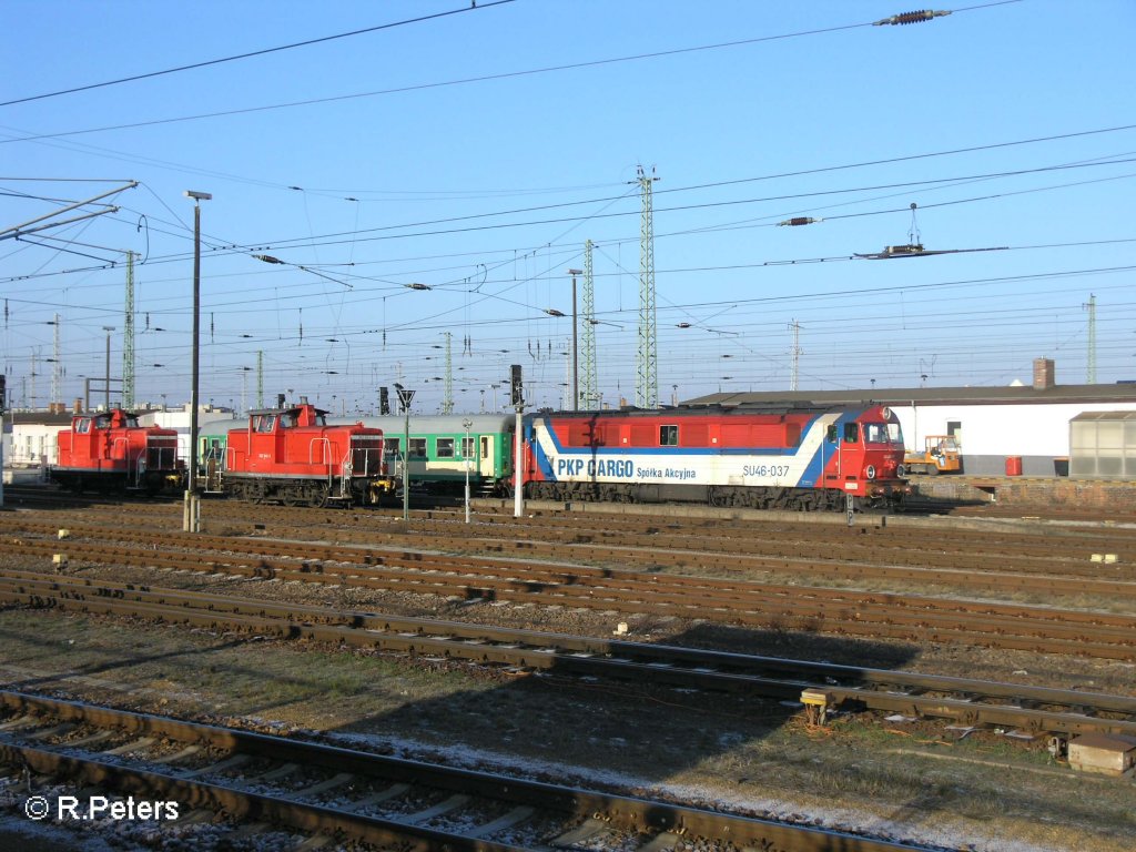 In Blick in den Bahnhof Cottbus am Silvester Vormittag mit 2x BR 362 und SU46. 31.12.08