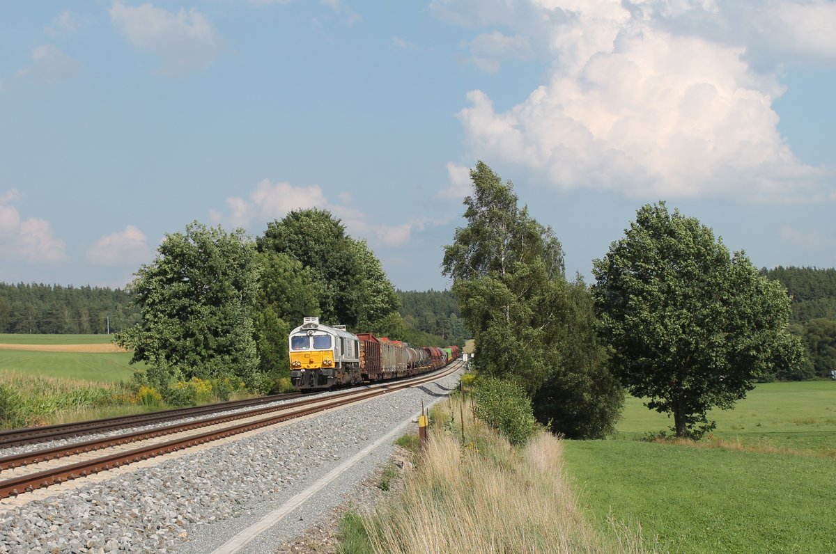 077 032-6 zieht die Umgeleitete Schwandorfer Übergabe EK56014 Schwandorf - Nürnberg bei Naabdemenreuth. 15.08.17