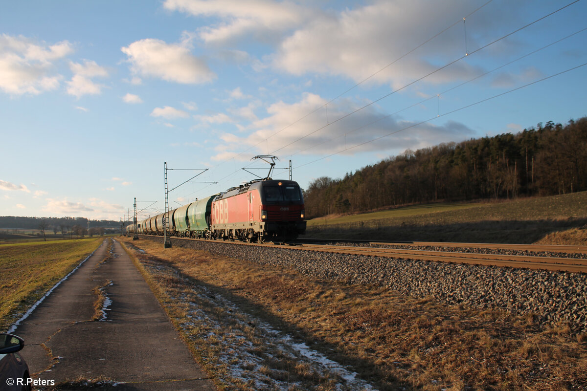 1293 071 mit Zuckerzug bei Oberdachstetten in Richtung Süden. 12.01.25