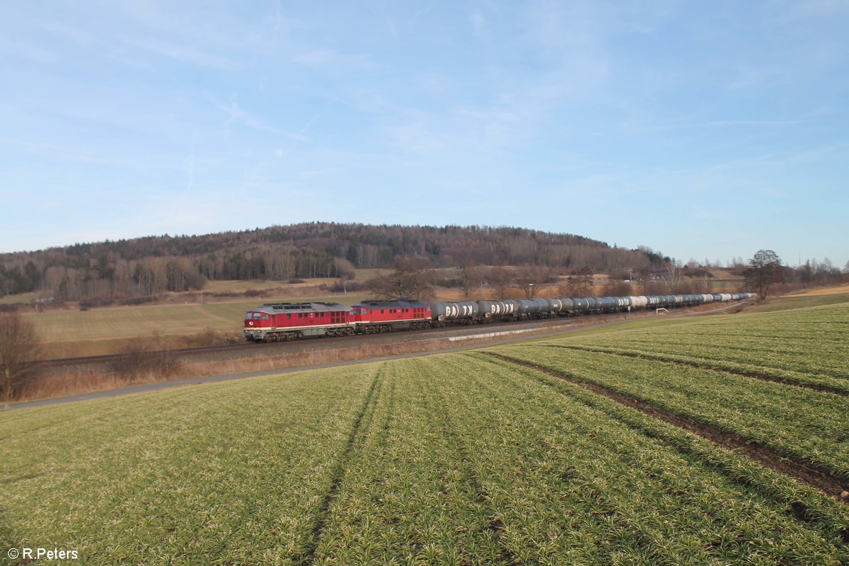 132 158 und 232 238 der LEG mit dem DGS 99789 Neustadt Donau - Stendell PCK bei Lengenfeld kurz vor Marktredwitz in Richtung Hof. 17.02.19