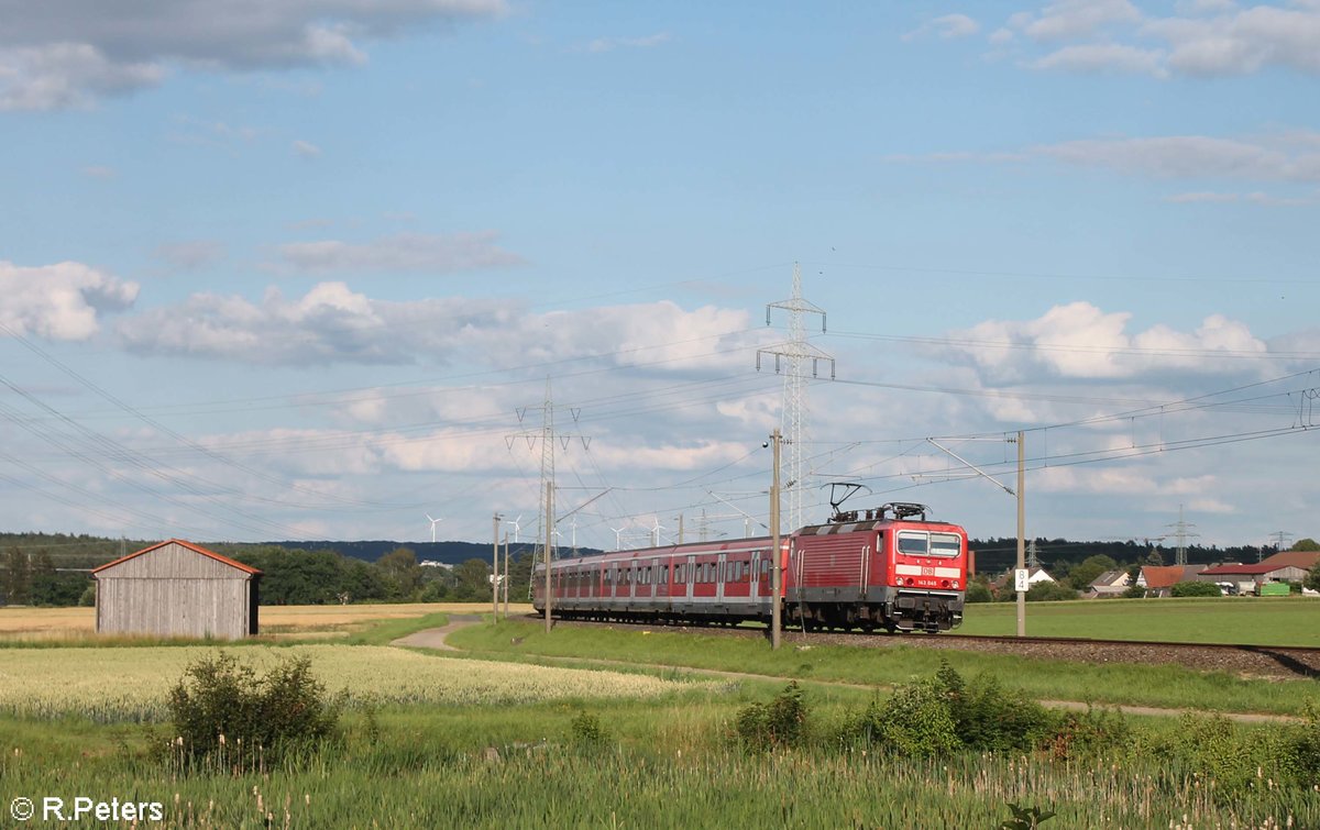 143 045 kommt mit der S2 39656 Altdorf bei Nürnberg - Roth bei Winkelhaid zurück. 03.07.20