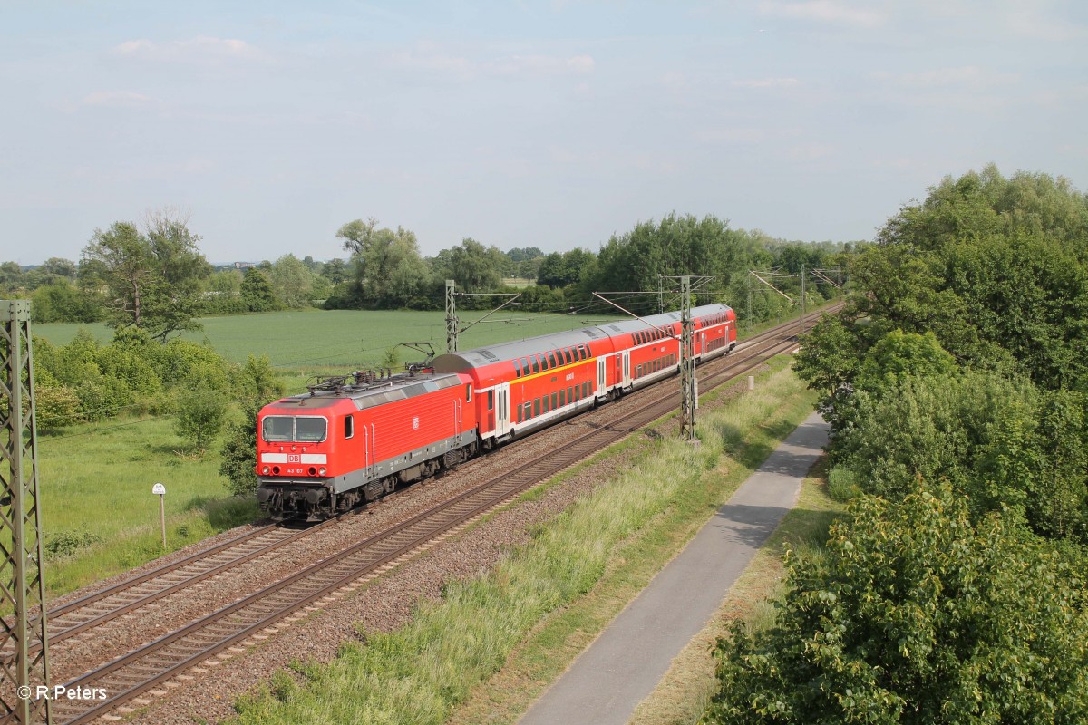 143 107 mit der RB 75 15724 Aschaffenburg - Wiesbaden bei Nauheim. 22.05.15