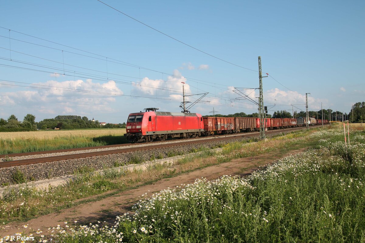 145 016-2 zieht mit einem EZ von Nürnberg Richtung Bamberg bei Kleingründlach vorbei. 02.07.21