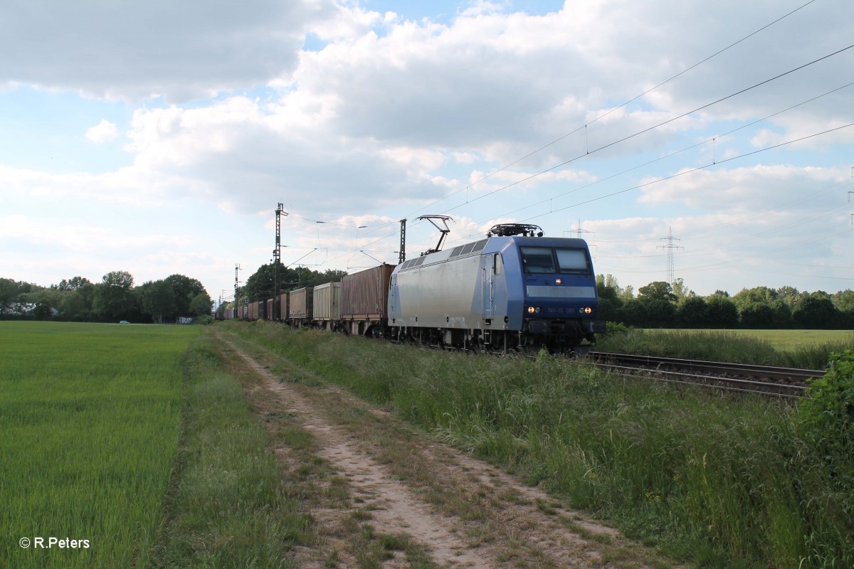 145 CL 203 mit einem Containerzug bei der Stromkreistrennstelle Bischofsheim. 20.05.15