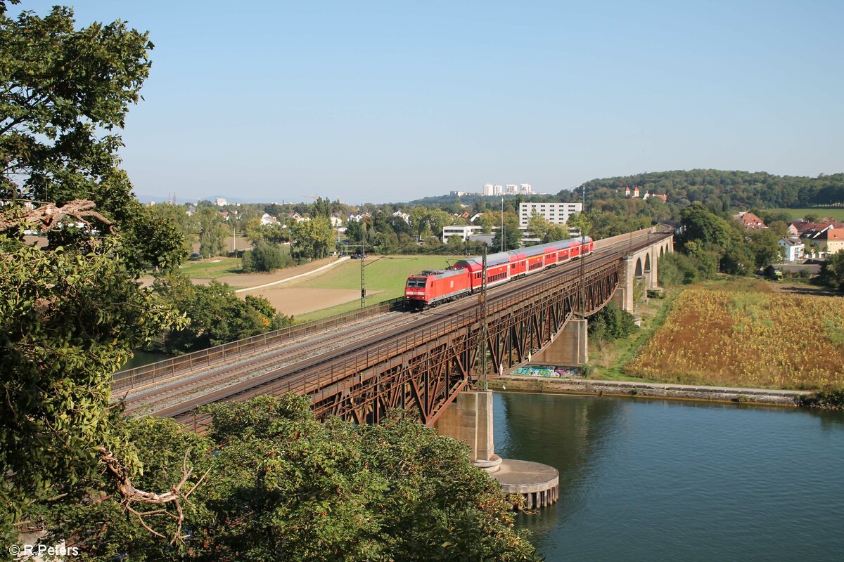 146 242 überquert bei Mariaort die Donau mit dem RE 50 4858 München - Nürnberg 25.09.21