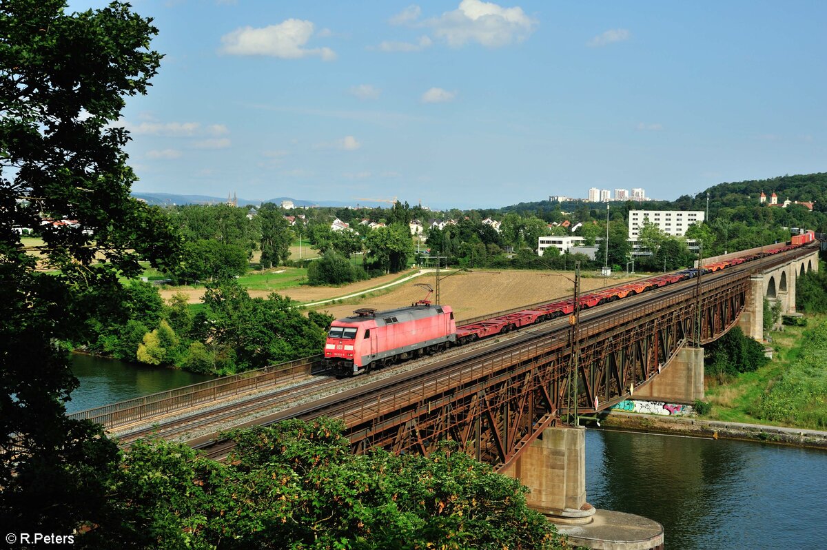152 024-6 überquert die Donaubrücke bei regensburg Mariaort. 21.08.21