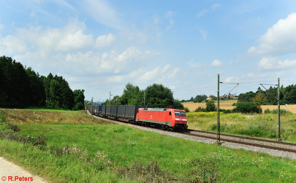 152 048-5 mit einem Hellmann bei Sinsgrün nach Landshut. 21.08.21