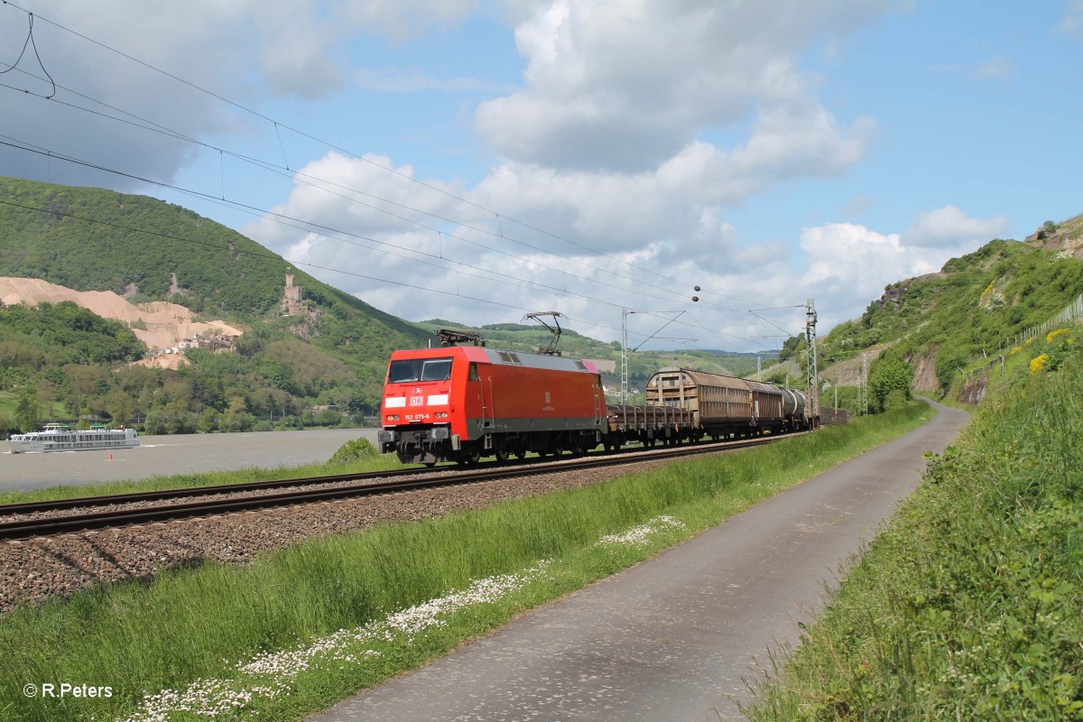 152 076-8 zieht einen gemischten Güterzug bei der Blockstelle Bodenthal. 07.05.15