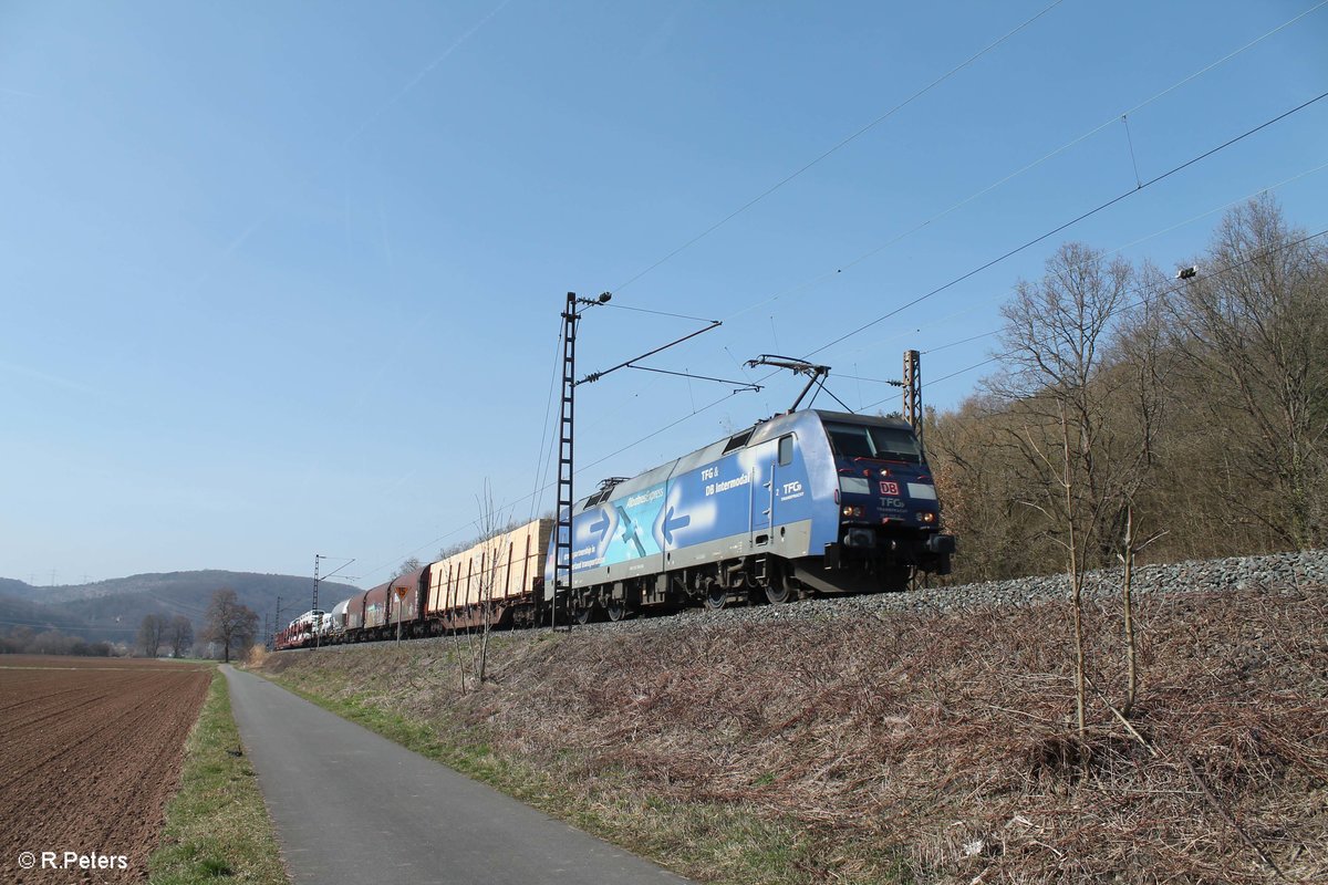152 136-8 zieht ein gemischten Güterzug durchs Maintal bei Gambach. 16.03.17