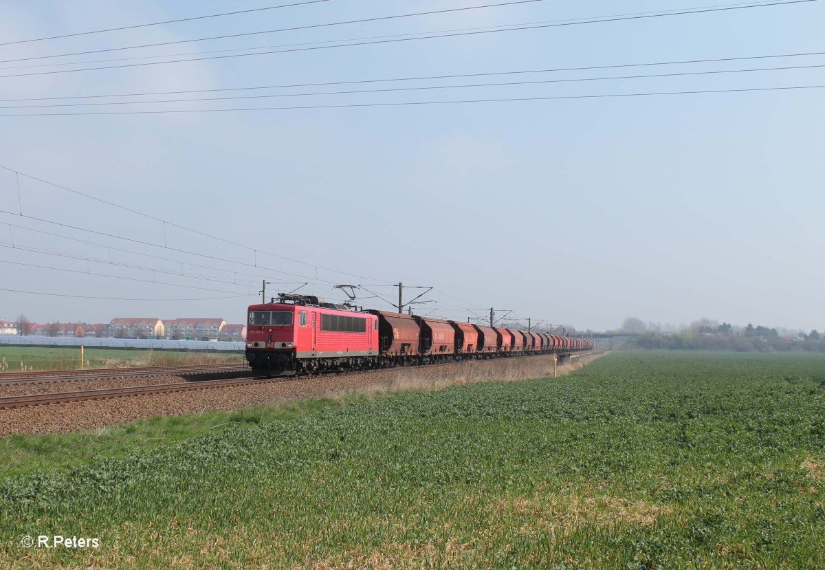 155 269-3 zieht mit einem Getreidezug bei Borsdorf bei Leipzig. 29.03.14