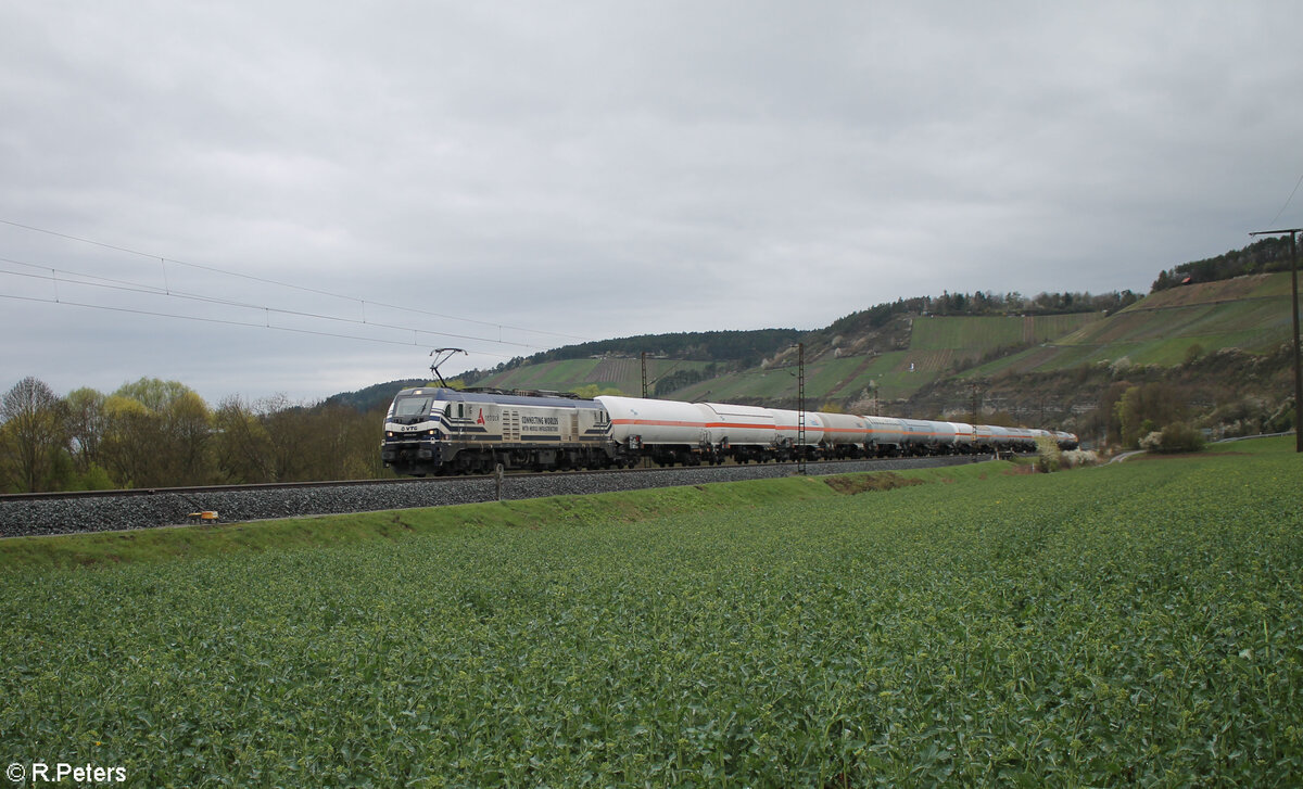 159 222-9  Lena  mit einem Gaskesselzug bei Himmelstadt in Richtung Sden. 28.03.24