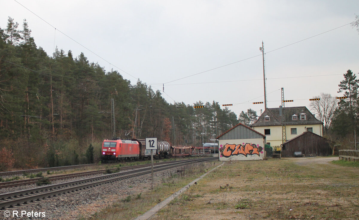 185 048-6 mit Mischer in Ochenbruck. 21.03.24