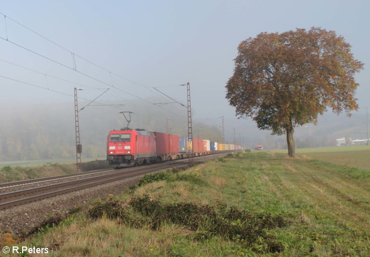 185 293-8 zieht den KT 47981 Bremerhafen Speckbüttel - Enns kurz vor Retzbach-Zellingen. 13.10.18
