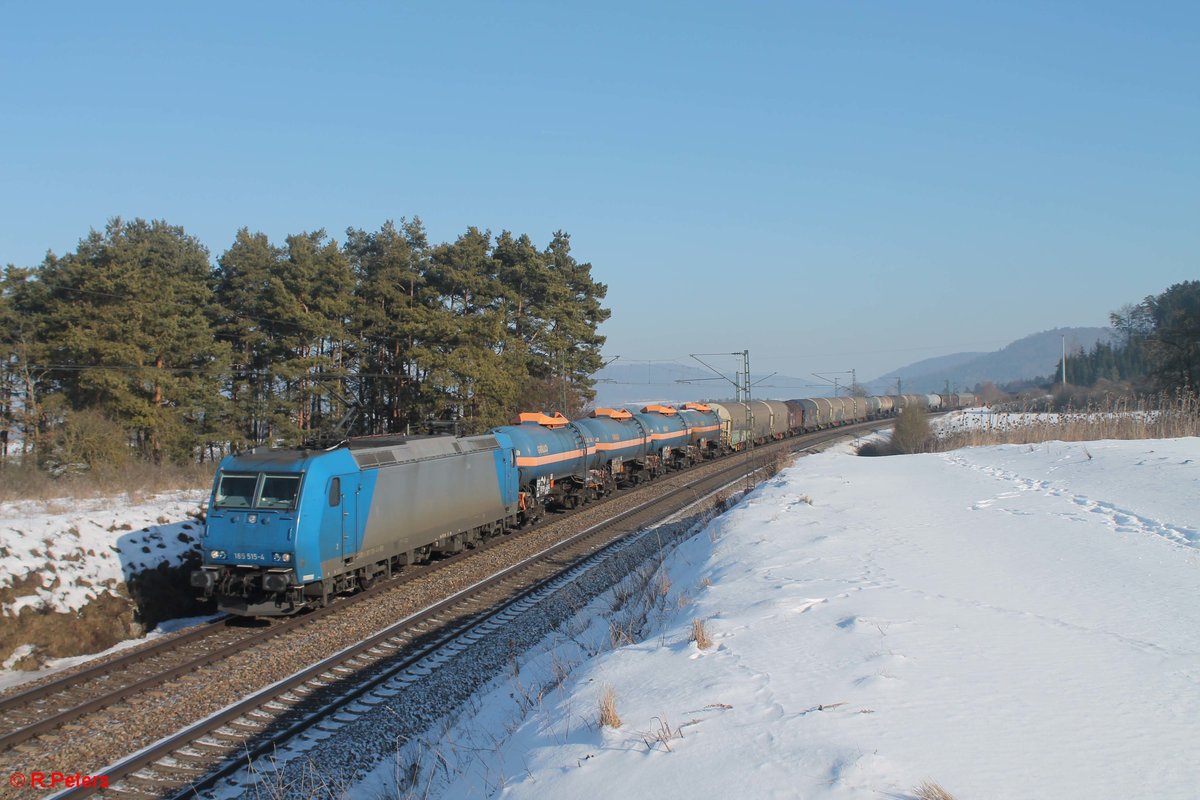 185 515-4 mit einem gemischten Güterzug bei Darshofen. 21.01.17